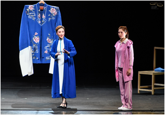 原创京剧现代戏《青衣》在北京精彩上演