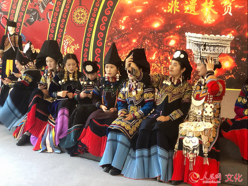 第七屆中國成都國際非物質文化遺產節上，涼山彝族傳統服飾展示