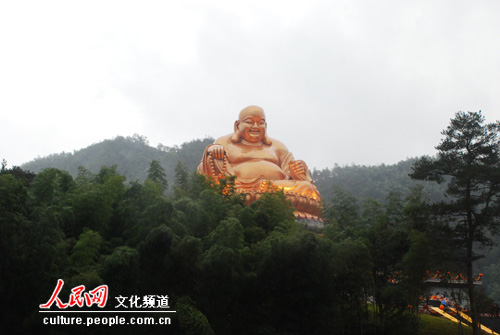 世界最高坐姿铜制弥勒大佛造像在浙江奉化落成