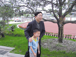 <em>余秋雨</em>回应离婚谣言 马兰称<em>美女作家</em>就是她--文