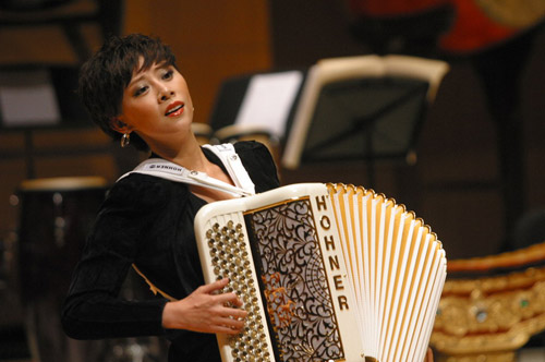 东方民乐团首台世界风情音乐会在京举行 (8)